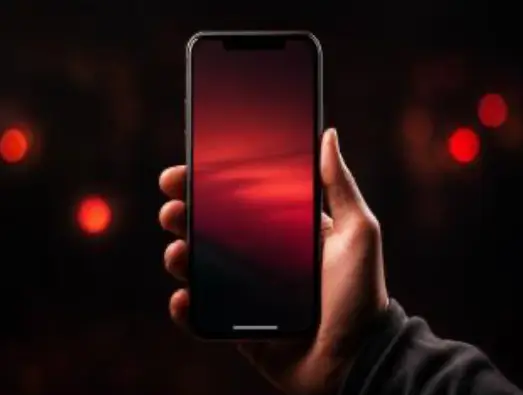 La police peut-elle fouiller votre téléphone sans accord ? Flagrance, enquête préliminaire, refus du code : ce que dit la loi et vos recours.